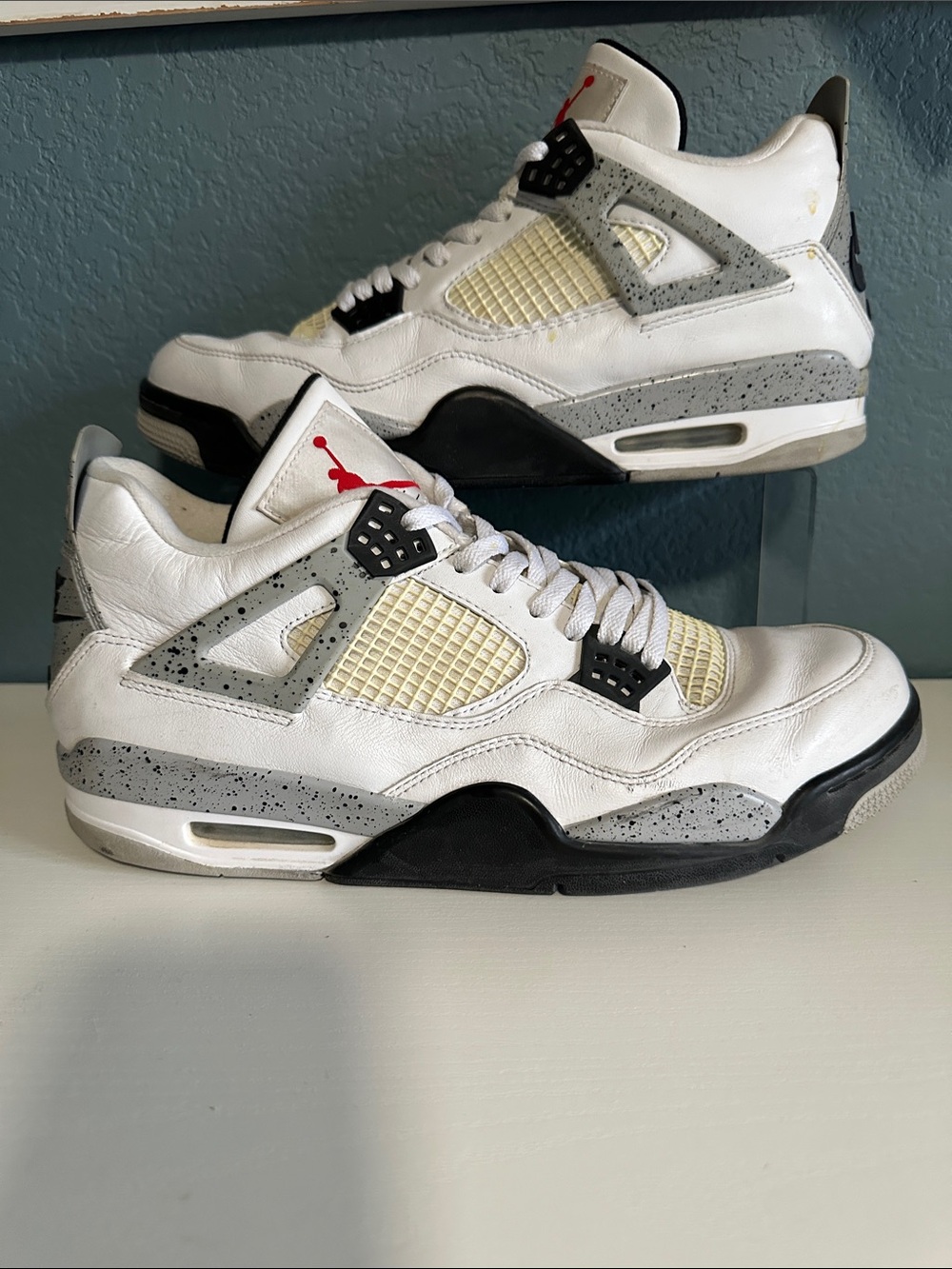 Jordan Men’s White Black Red Retro Sneakers - Picture 2 of 4